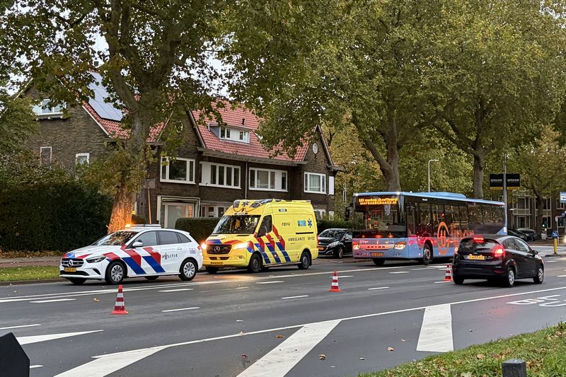 Fietser naar ziekenhuis na aanrijding met Keolis-bus in Utrecht